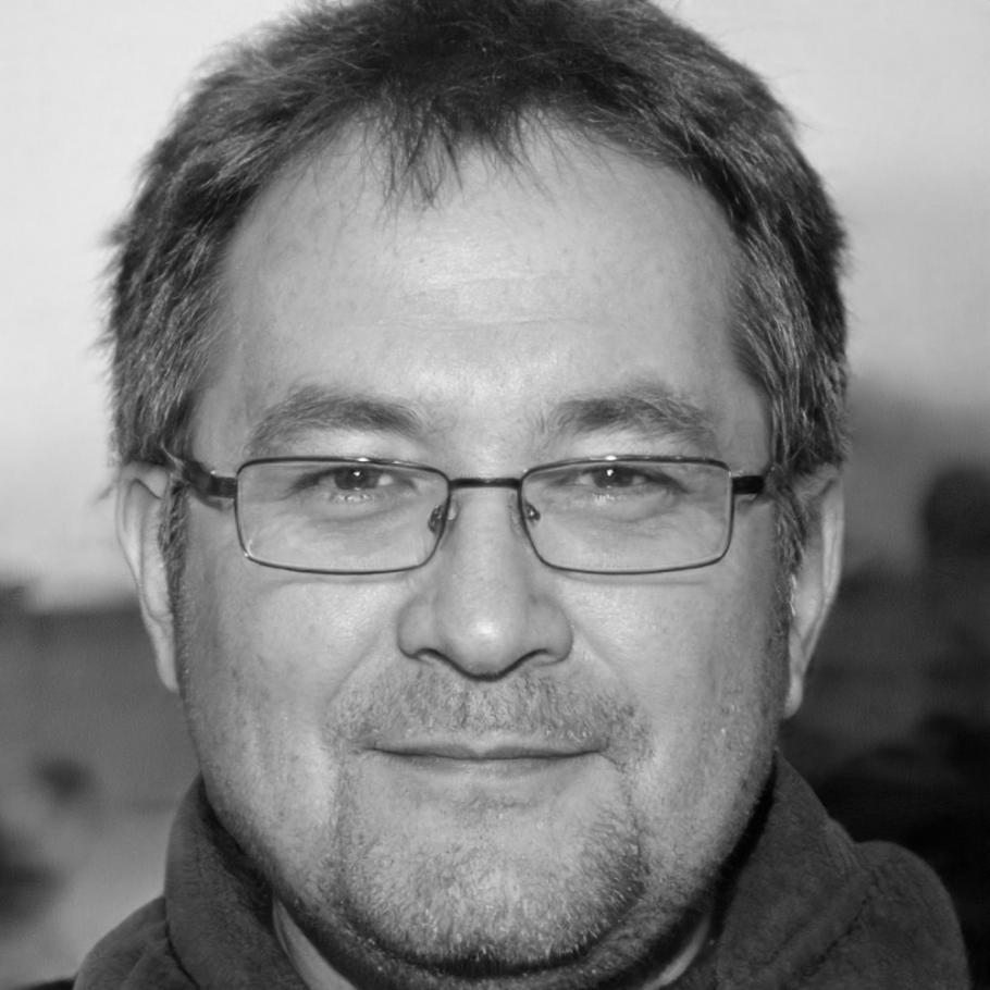 Blockchain technology expert and senior consultant at SynapVision