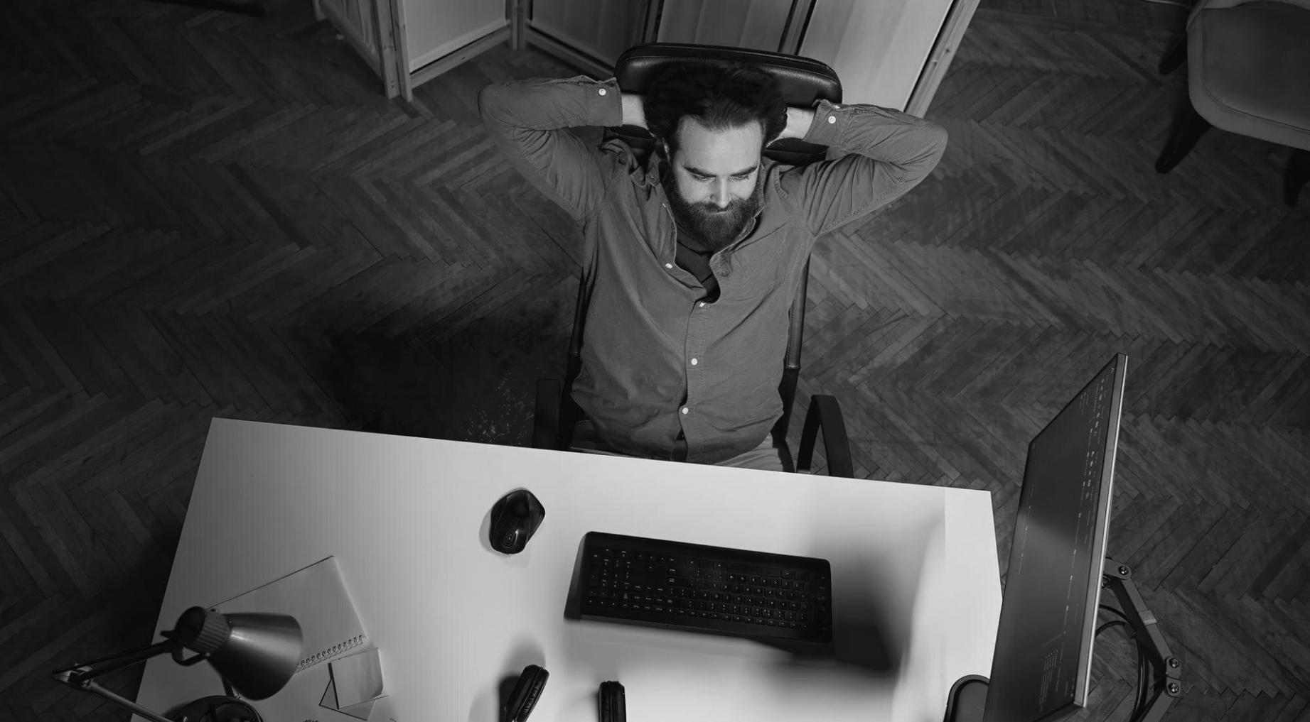 Blockchain implementation planning session showing multiple solution architectures and decision frameworks